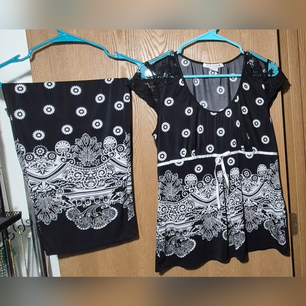 Linea Donatella Laced Comfy Pajama Set/Top-Bottom Medium
